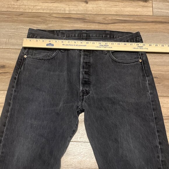 Men's Levis 501 Original Fit Denim Jeans SZ 38x34 Faded Black Button Fly Red Tab - Picture 4 of 13